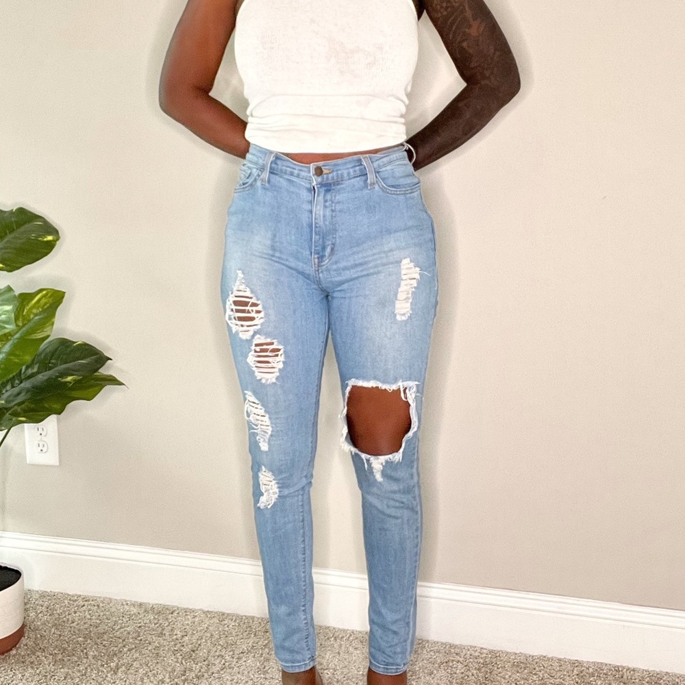 Distressed Skinny Jeans - Medium Denim ‼️ FINAL PRICE‼️